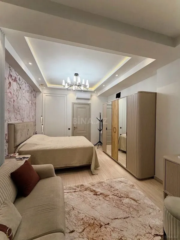 Satılır 3 otaqlı mənzil 125 m²