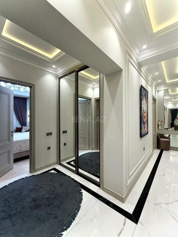 Satılır 3 otaqlı mənzil 125 m²