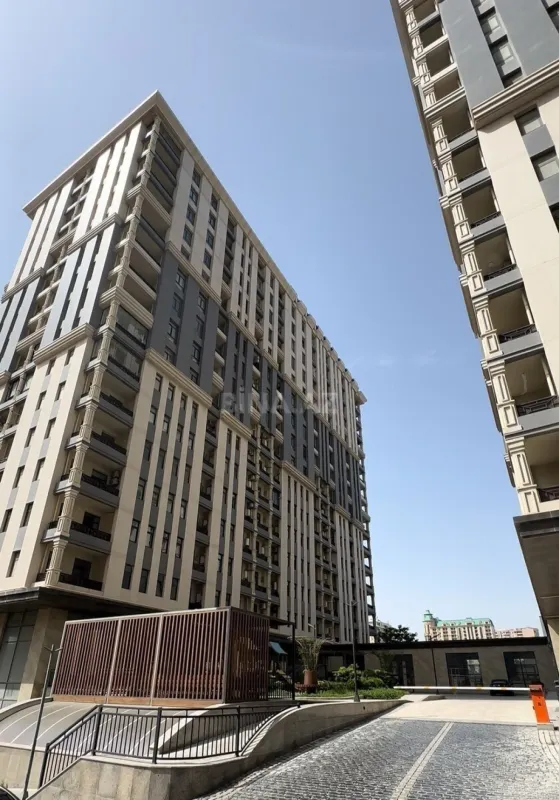 Satılır 3 otaqlı mənzil 125 m²