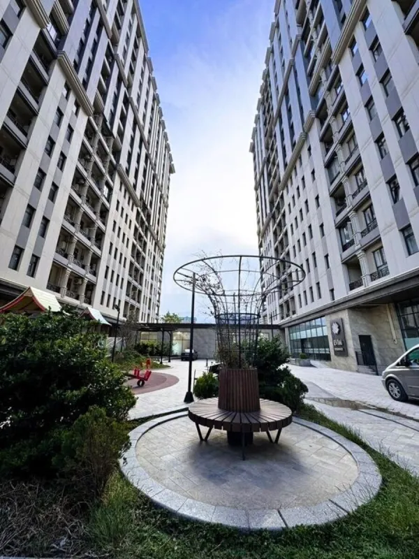 Satılır 3 otaqlı mənzil 125 m²