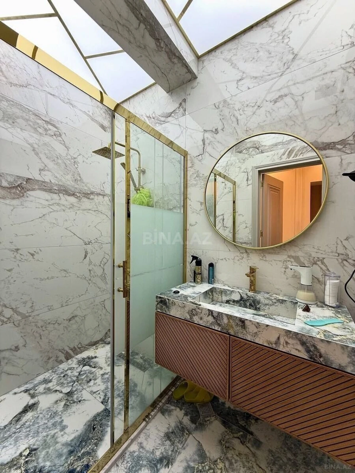 Satılır 3 otaqlı mənzil 125 m²