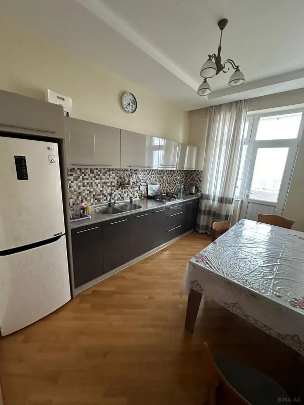 Kirayə verilir 3 otaqlı mənzil 110 m²