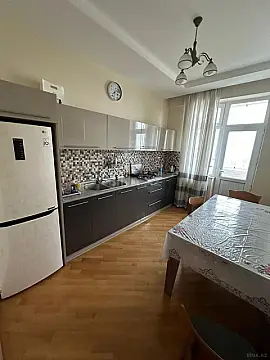 Kirayə verilir 3 otaqlı mənzil 110 m²