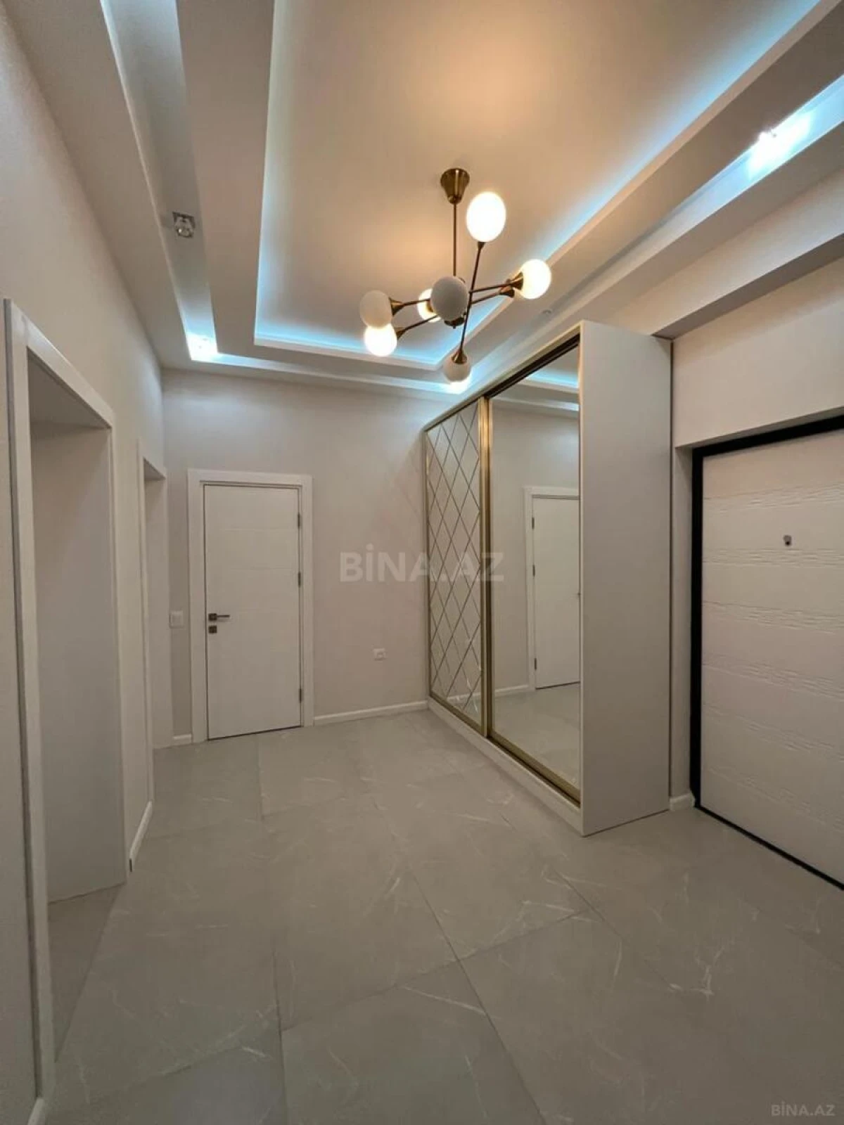 Kirayə verilir 2 otaqlı mənzil 90 m²