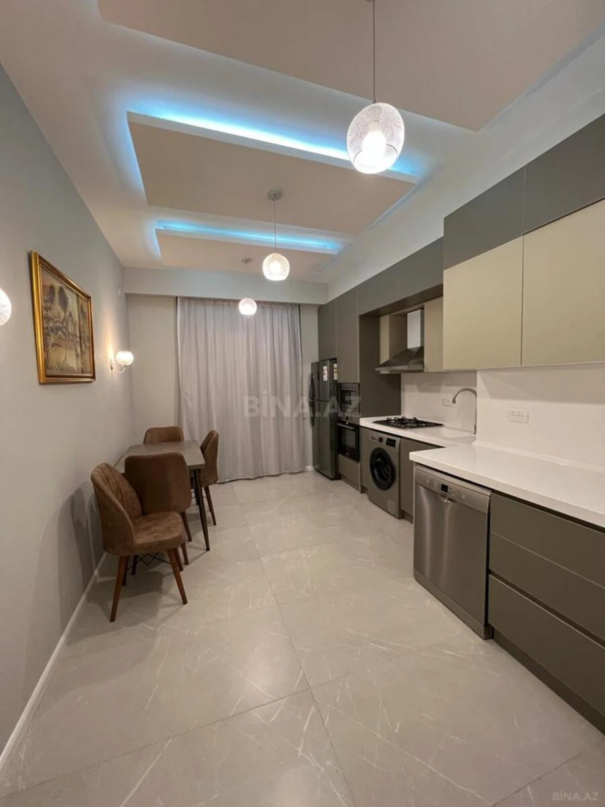 Kirayə verilir 2 otaqlı mənzil 90 m²