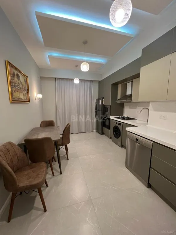 Kirayə verilir 2 otaqlı mənzil 90 m²