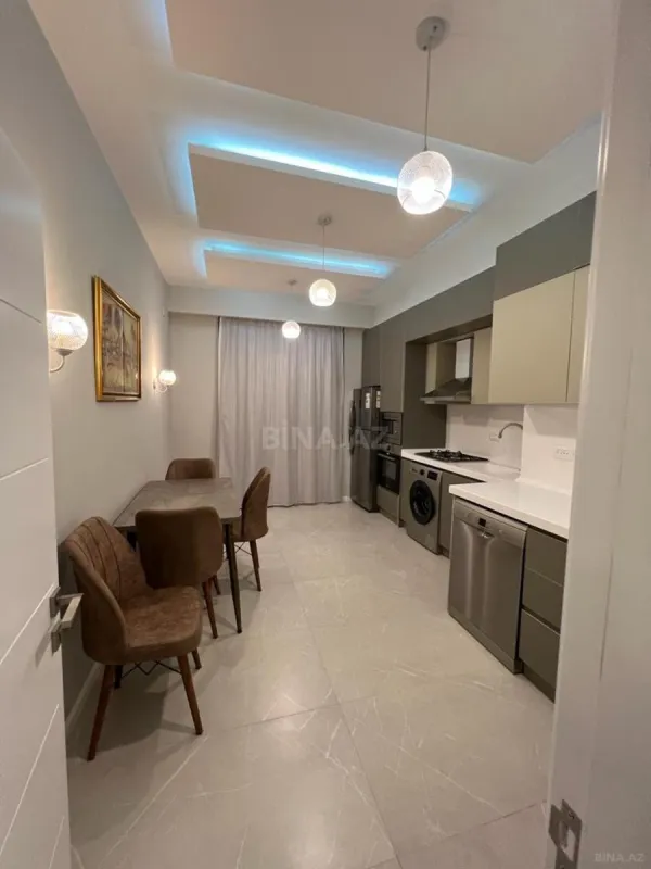 Kirayə verilir 2 otaqlı mənzil 90 m²