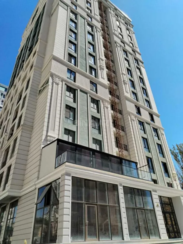 Satılır 3 otaqlı mənzil 142 m²