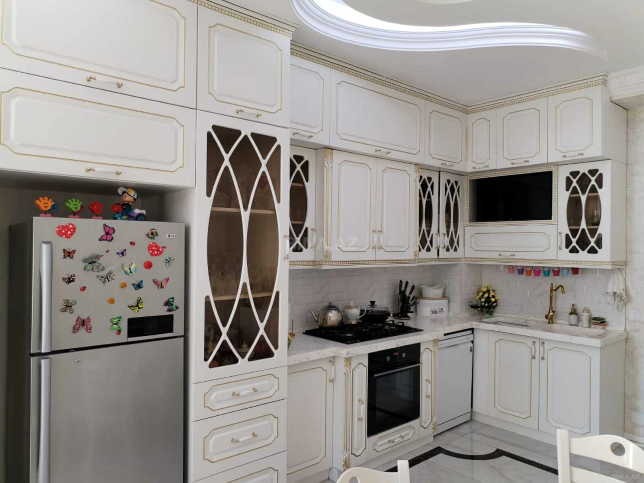 Satılır 3 otaqlı mənzil 142 m²