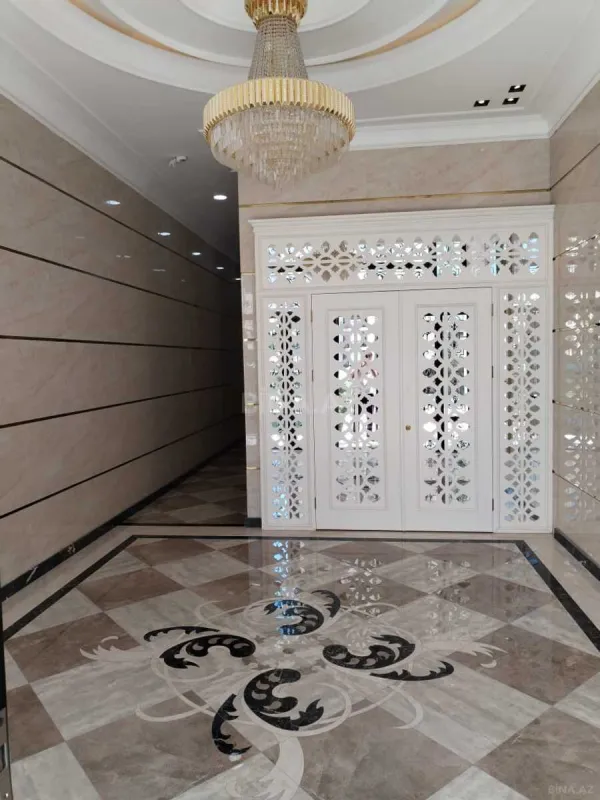 Satılır 3 otaqlı mənzil 142 m²