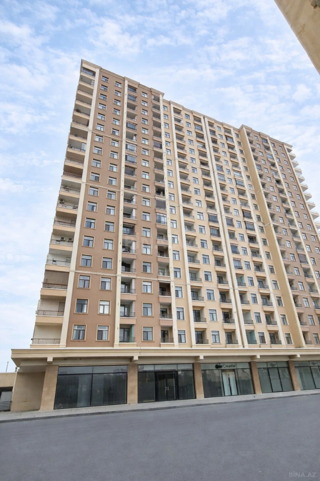 Satılır 2 otaqlı mənzil 104 m²