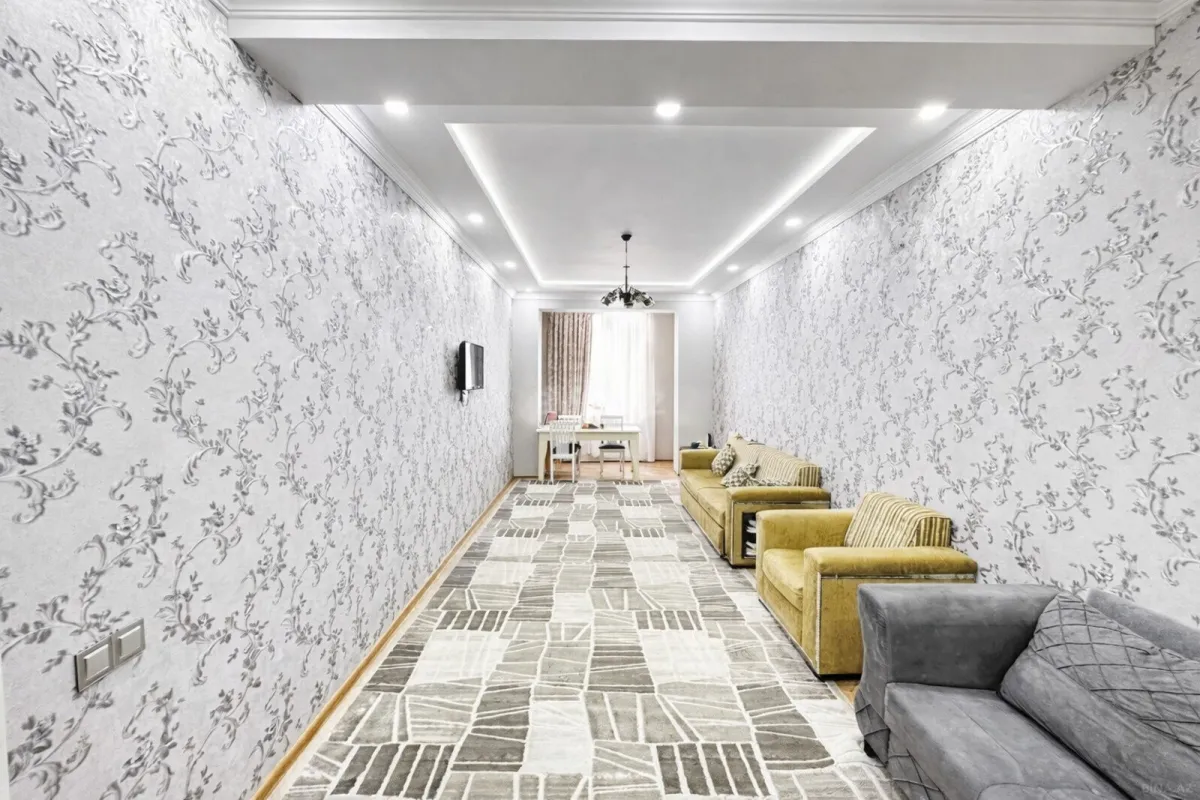 Satılır 2 otaqlı mənzil 104 m²