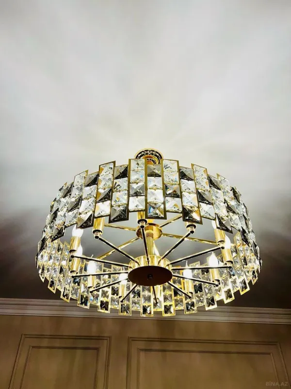 Satılır 4 otaqlı mənzil 134 m²