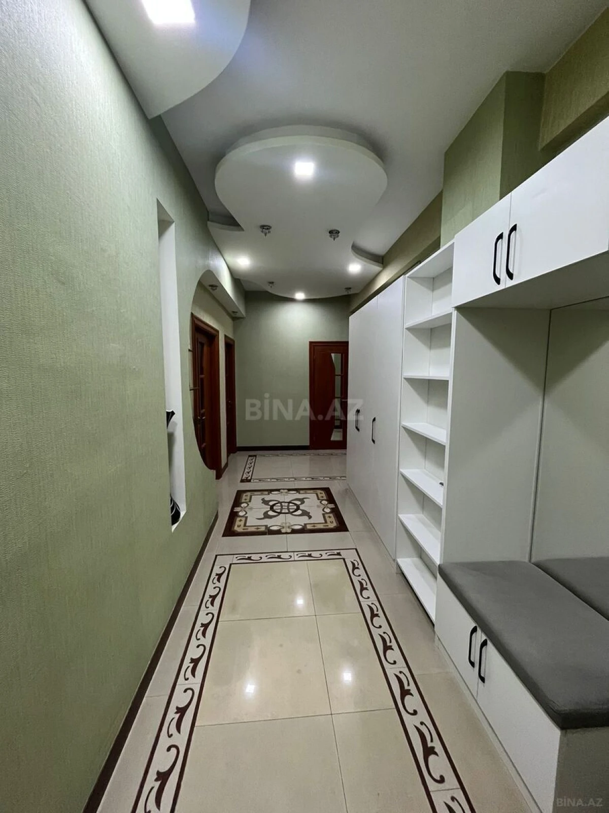 Kirayə verilir 3 otaqlı mənzil 130 m²