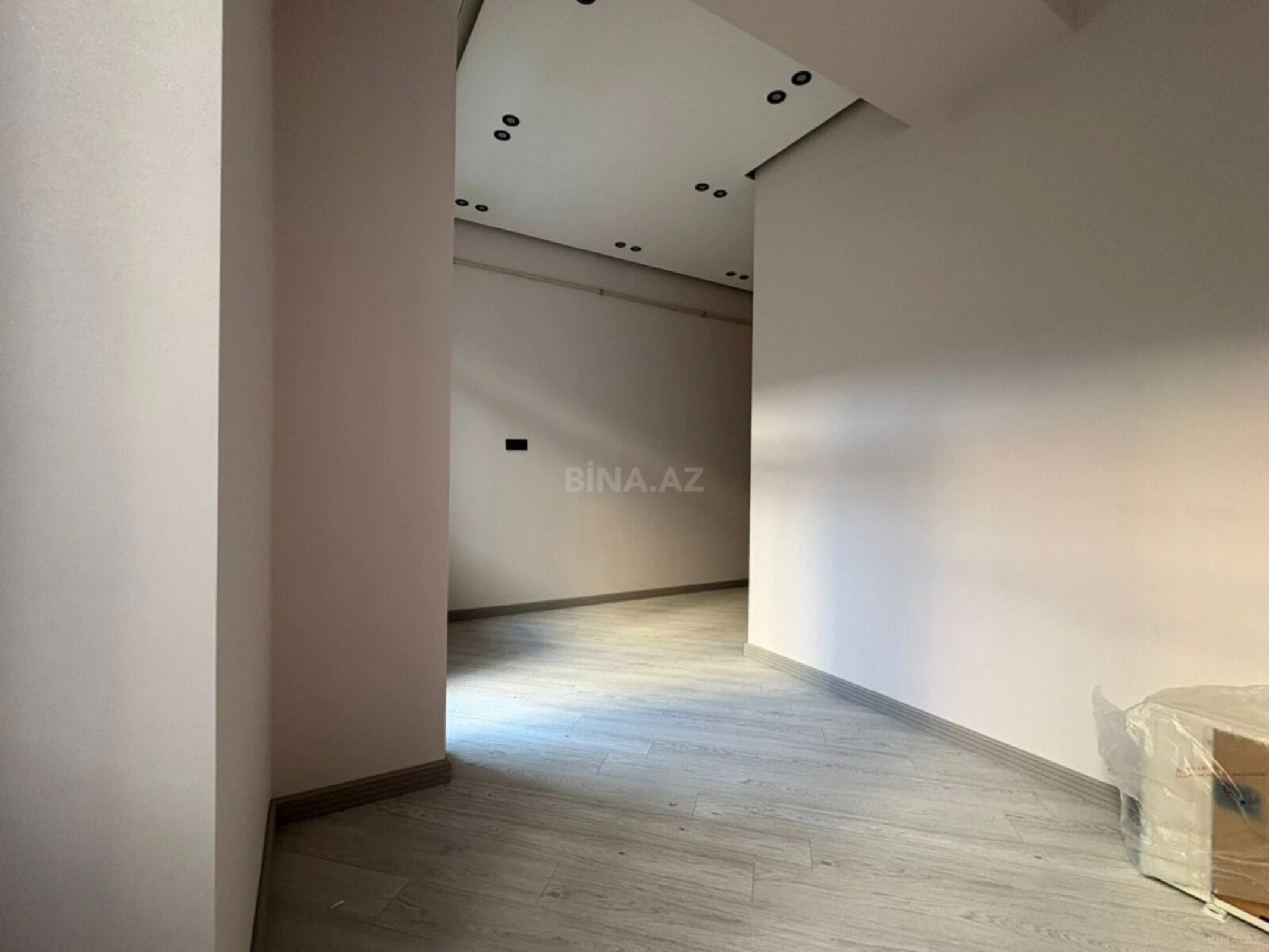 Satılır 2 otaqlı mənzil 70 m²