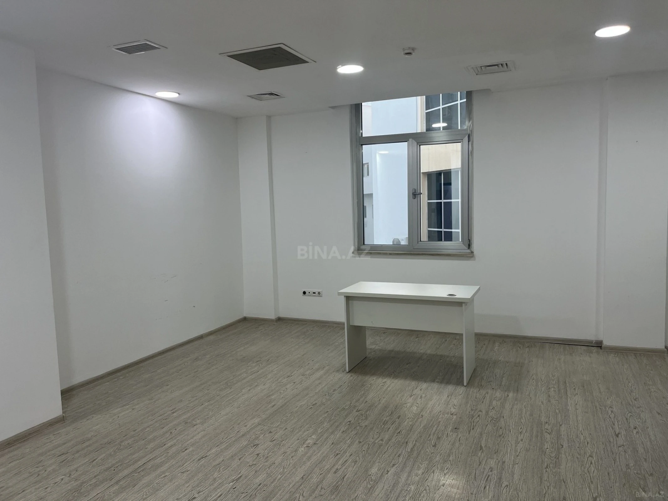 Kirayə verilir 1 otaqlı ofis 40 m²