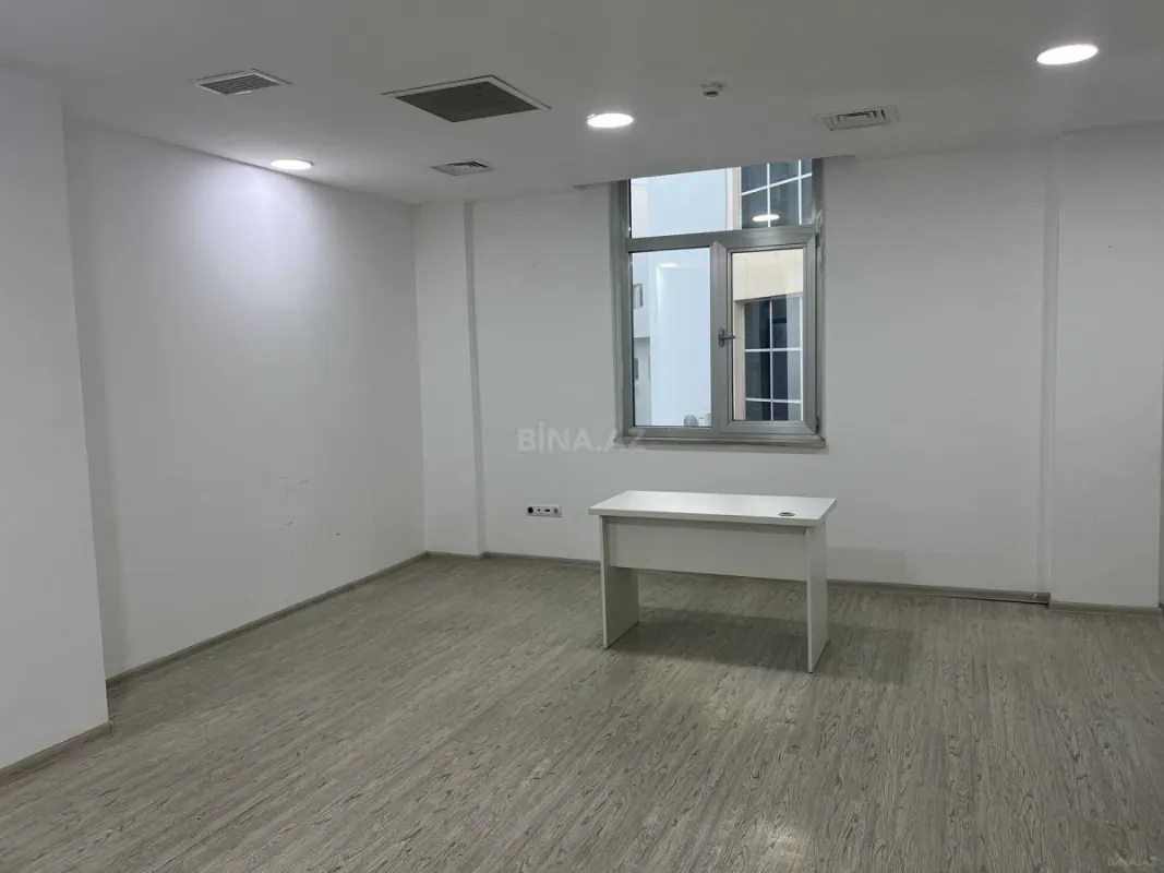 Kirayə verilir 1 otaqlı ofis 40 m²