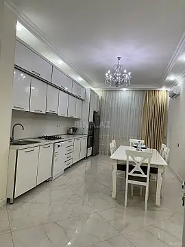 Kirayə verilir 3 otaqlı mənzil 150 m²