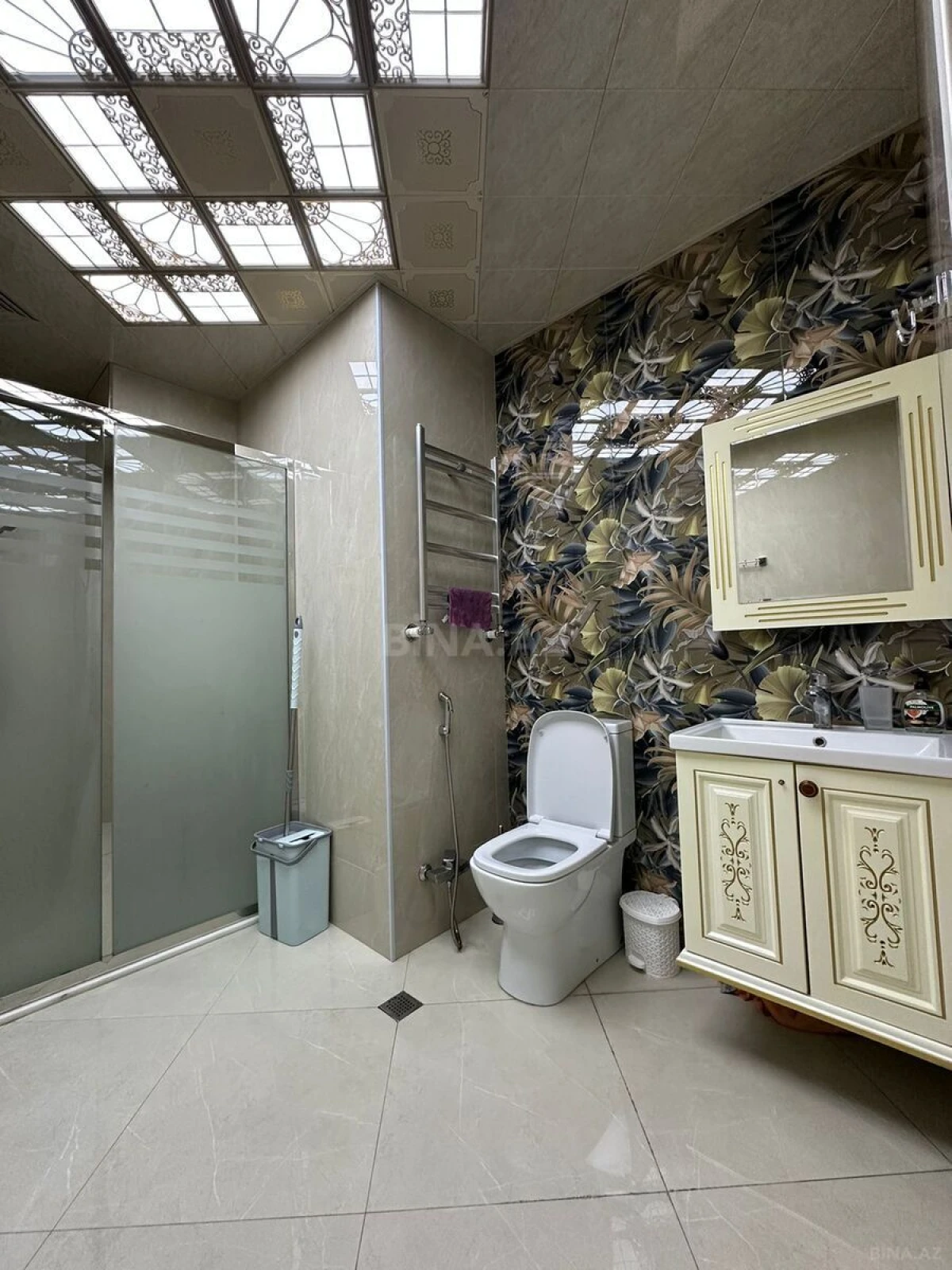 Kirayə verilir 3 otaqlı mənzil 150 m²