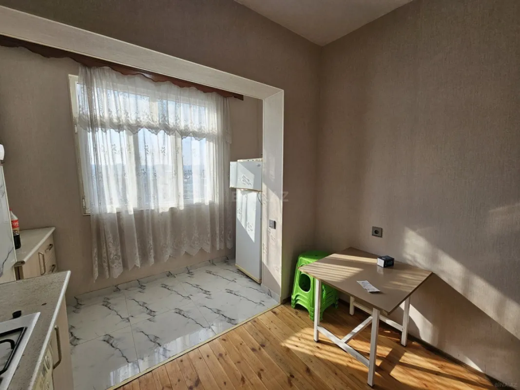 Kirayə verilir 2 otaqlı mənzil 80 m²