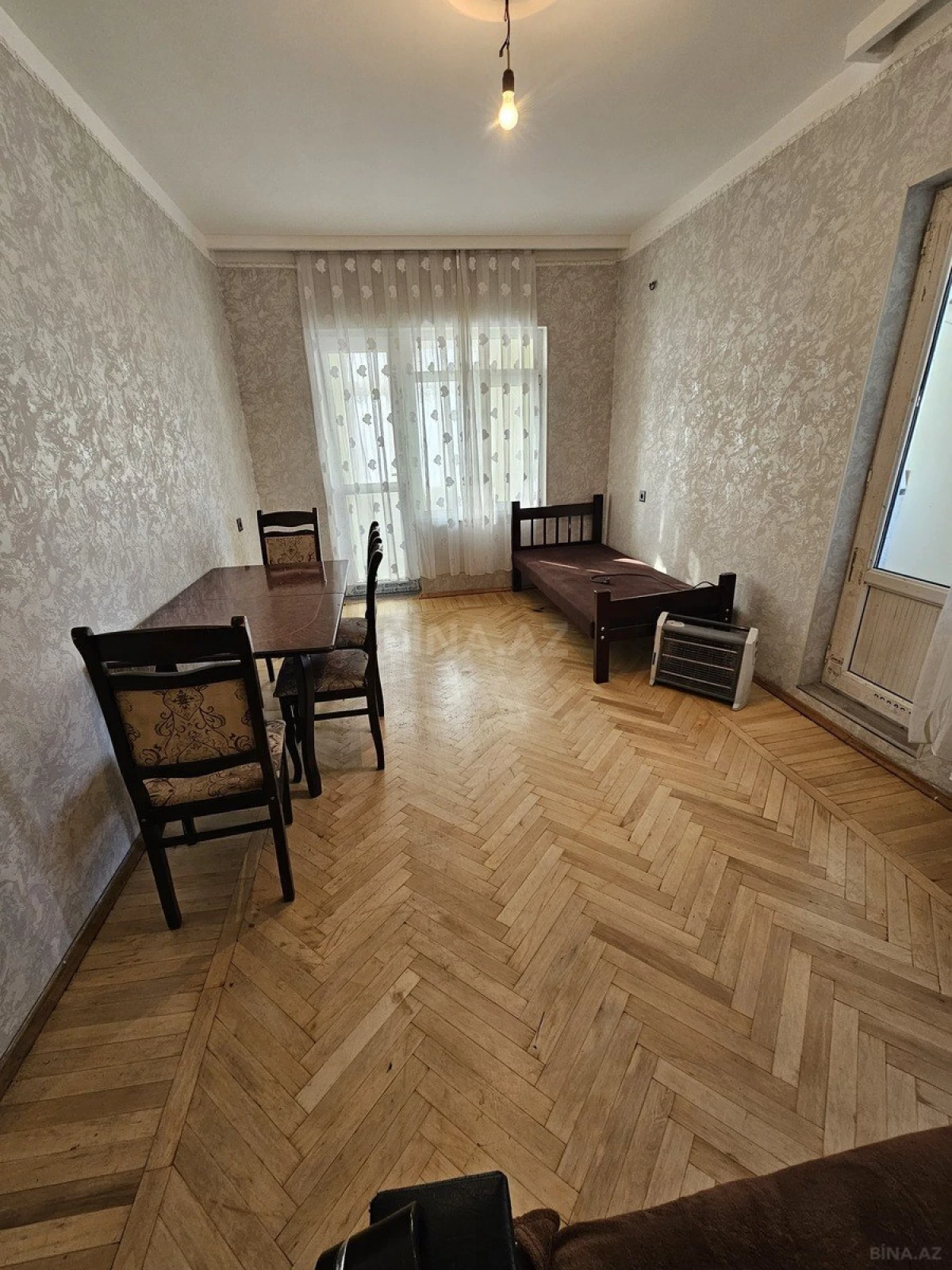 Kirayə verilir 2 otaqlı mənzil 80 m²