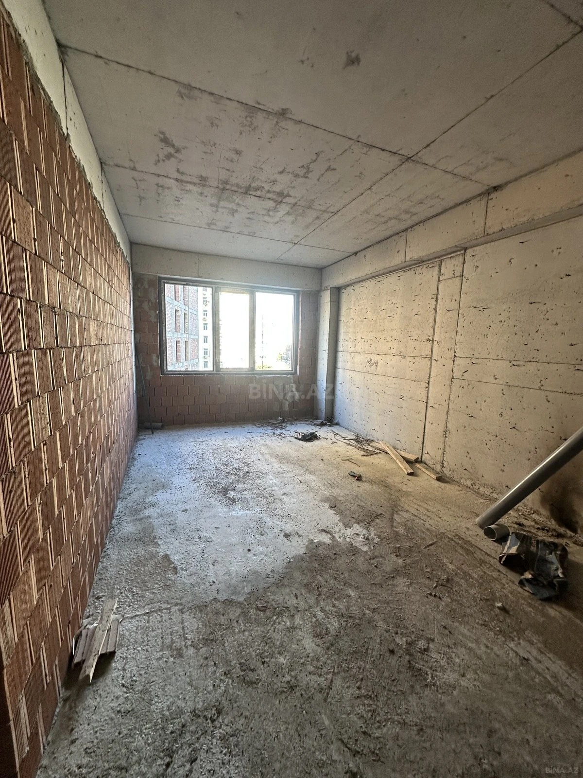 Satılır 3 otaqlı mənzil 130.5 m²