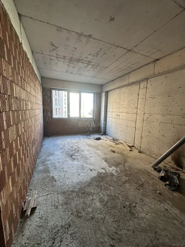 Satılır 3 otaqlı mənzil 130.5 m²