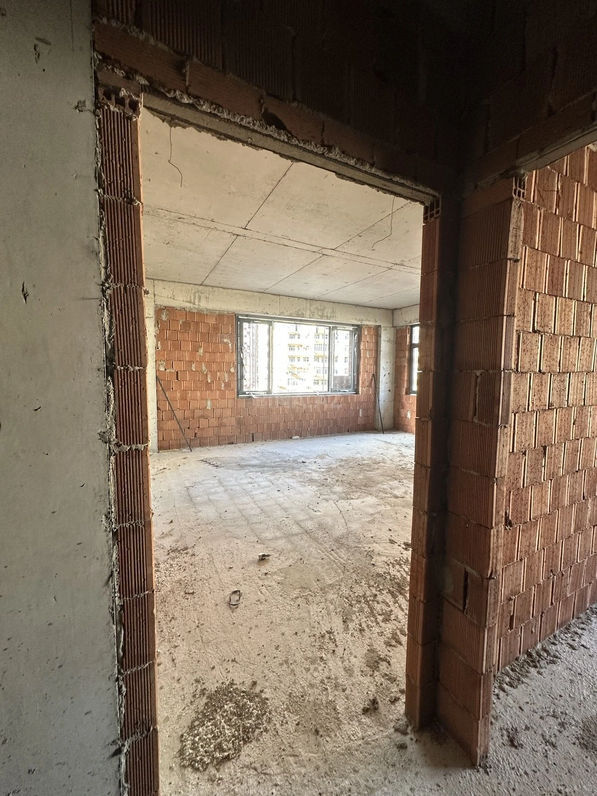 Satılır 3 otaqlı mənzil 130.5 m²