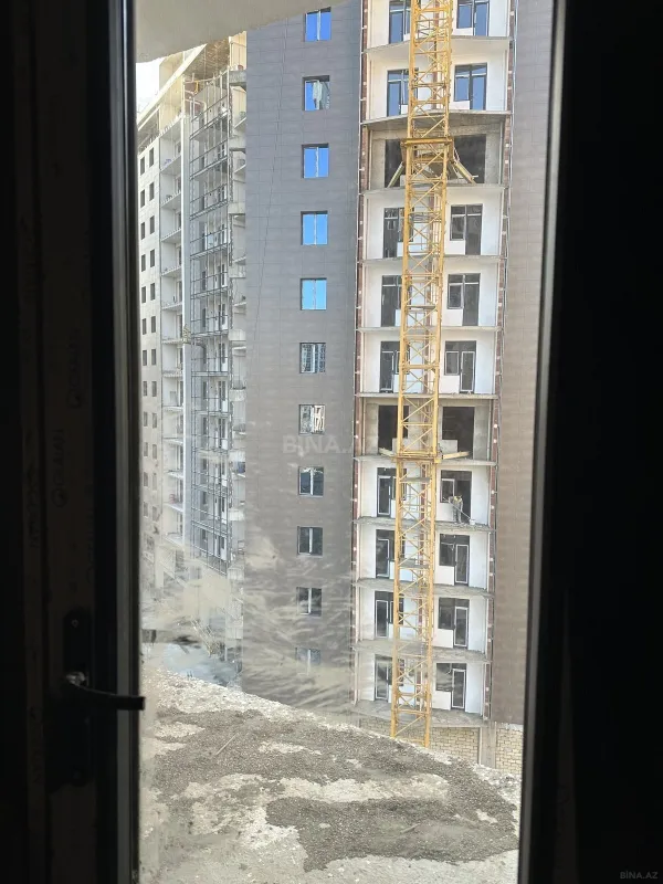 Satılır 3 otaqlı mənzil 130.5 m²