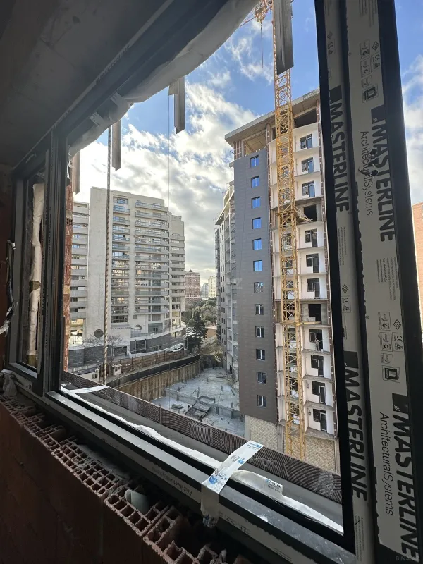 Satılır 3 otaqlı mənzil 130.5 m²