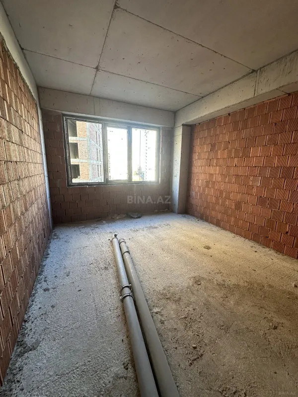 Satılır 3 otaqlı mənzil 130.5 m²