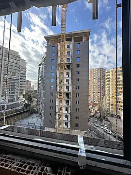 Satılır 3 otaqlı mənzil 130.5 m² — Bakı, İnşaatçılar 3 otaq 130.50 m²