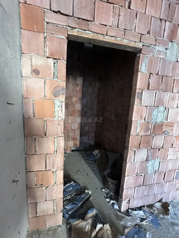 Satılır 3 otaqlı mənzil 130.5 m²