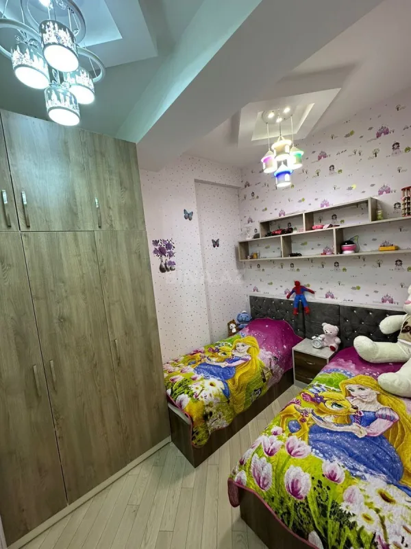 Kirayə verilir 3 otaqlı mənzil 110 m²