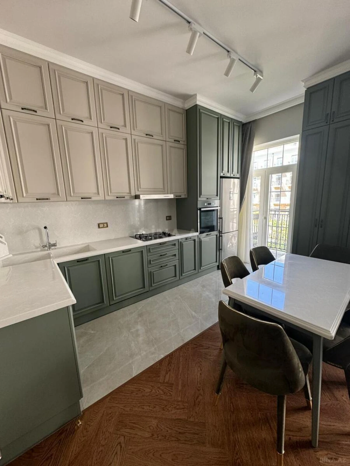 Kirayə verilir 2 otaqlı mənzil 60 m²