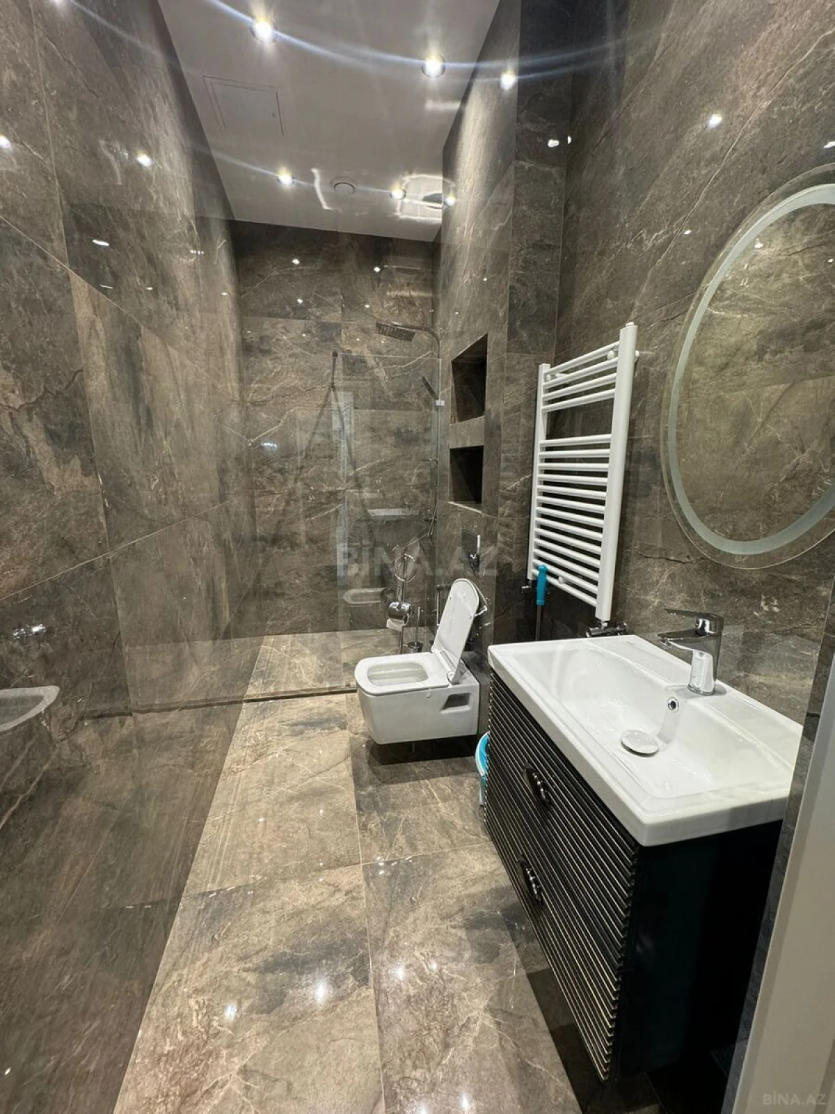 Kirayə verilir 2 otaqlı mənzil 60 m²