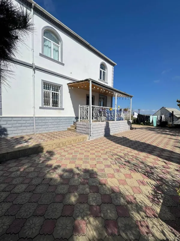 Satılır 5 otaqlı həyət evi 151.7 m²