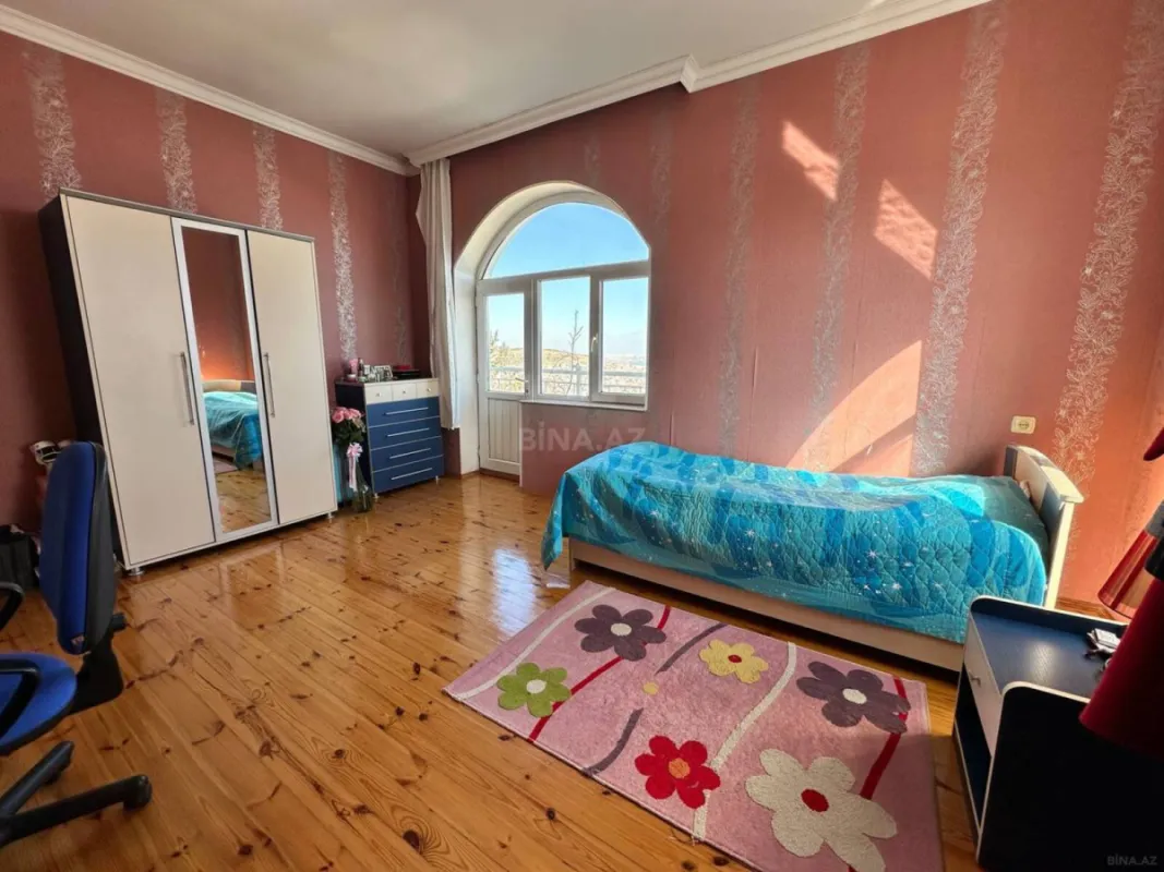 Satılır 5 otaqlı həyət evi 151.7 m²
