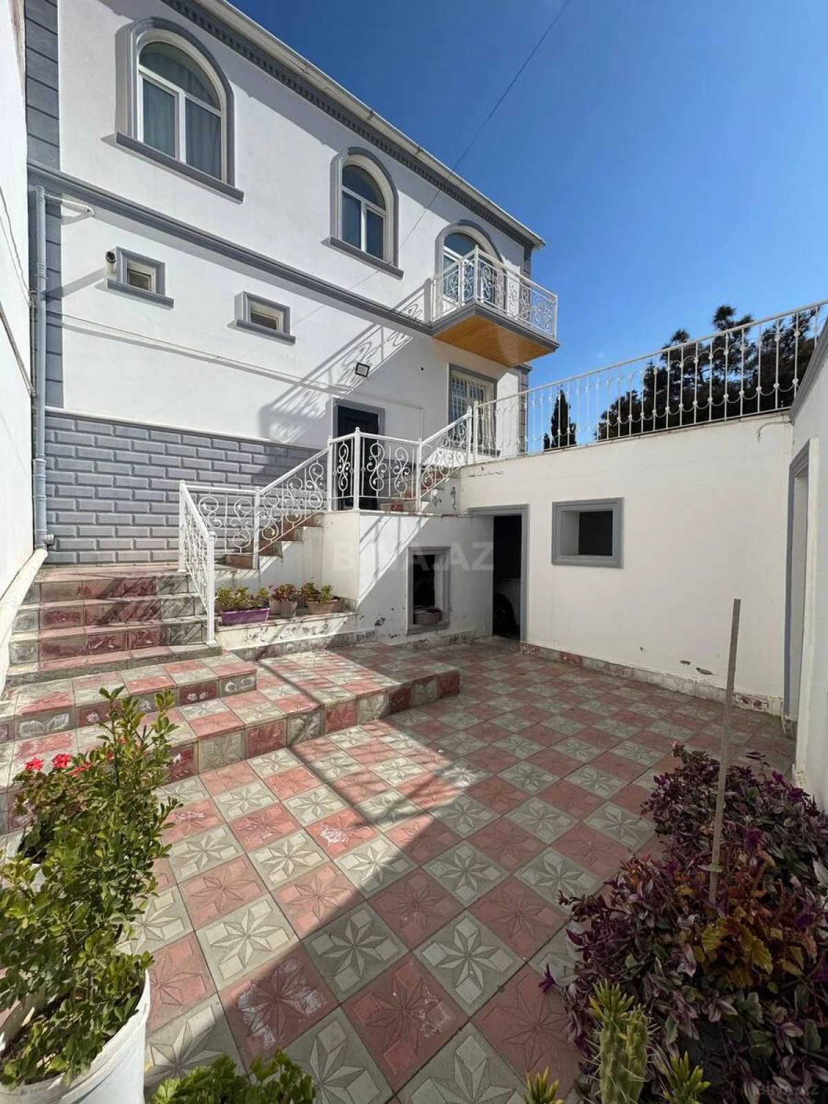 Satılır 5 otaqlı həyət evi 151.7 m²