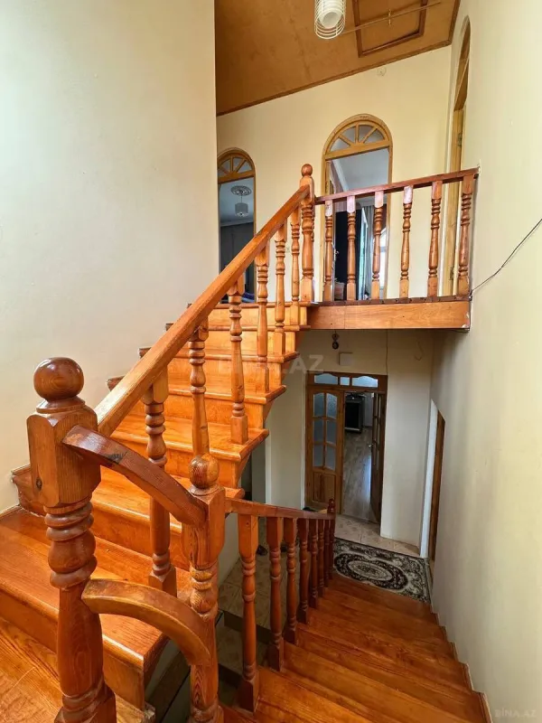 Satılır 5 otaqlı həyət evi 151.7 m²