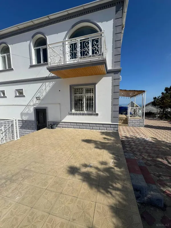 Satılır 5 otaqlı həyət evi 151.7 m²