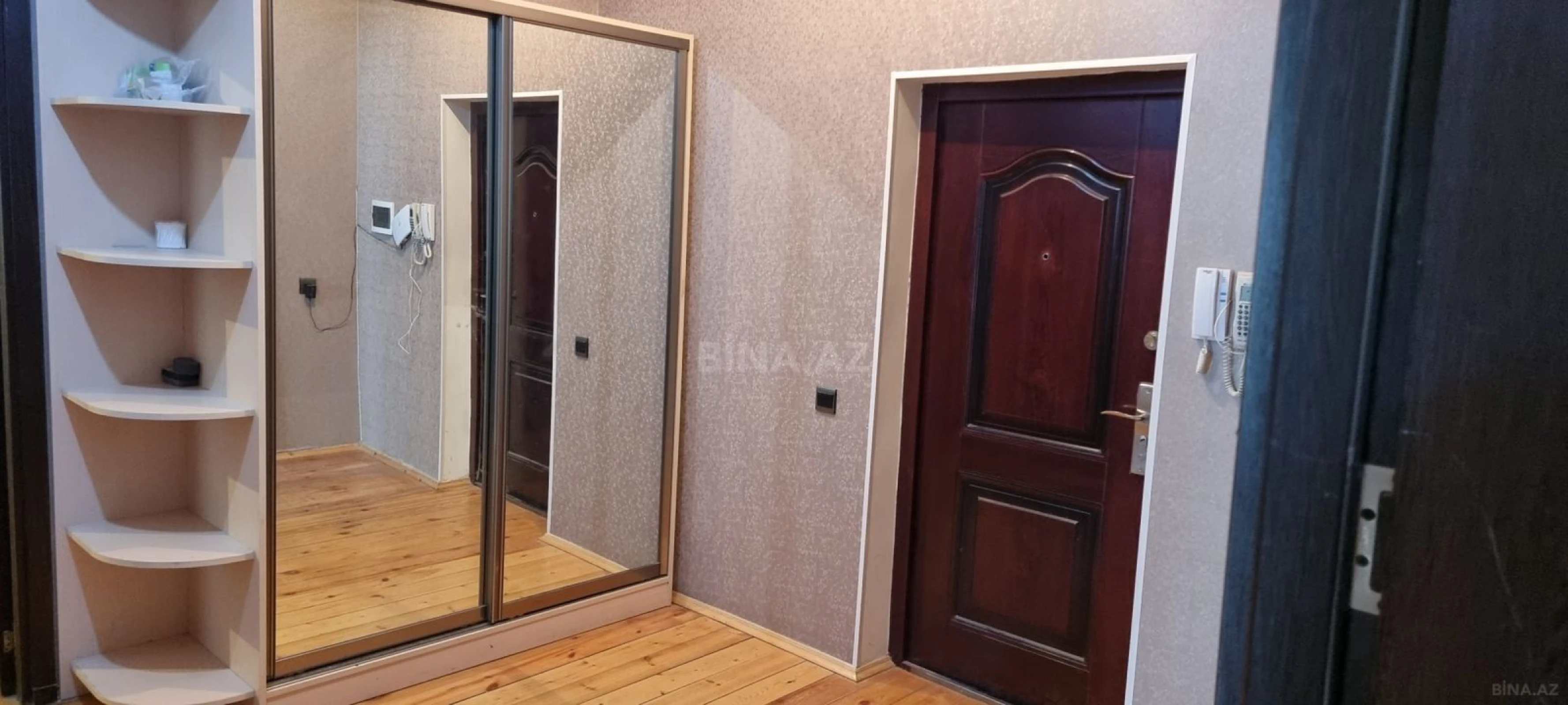 Satılır 2 otaqlı mənzil 98 m²