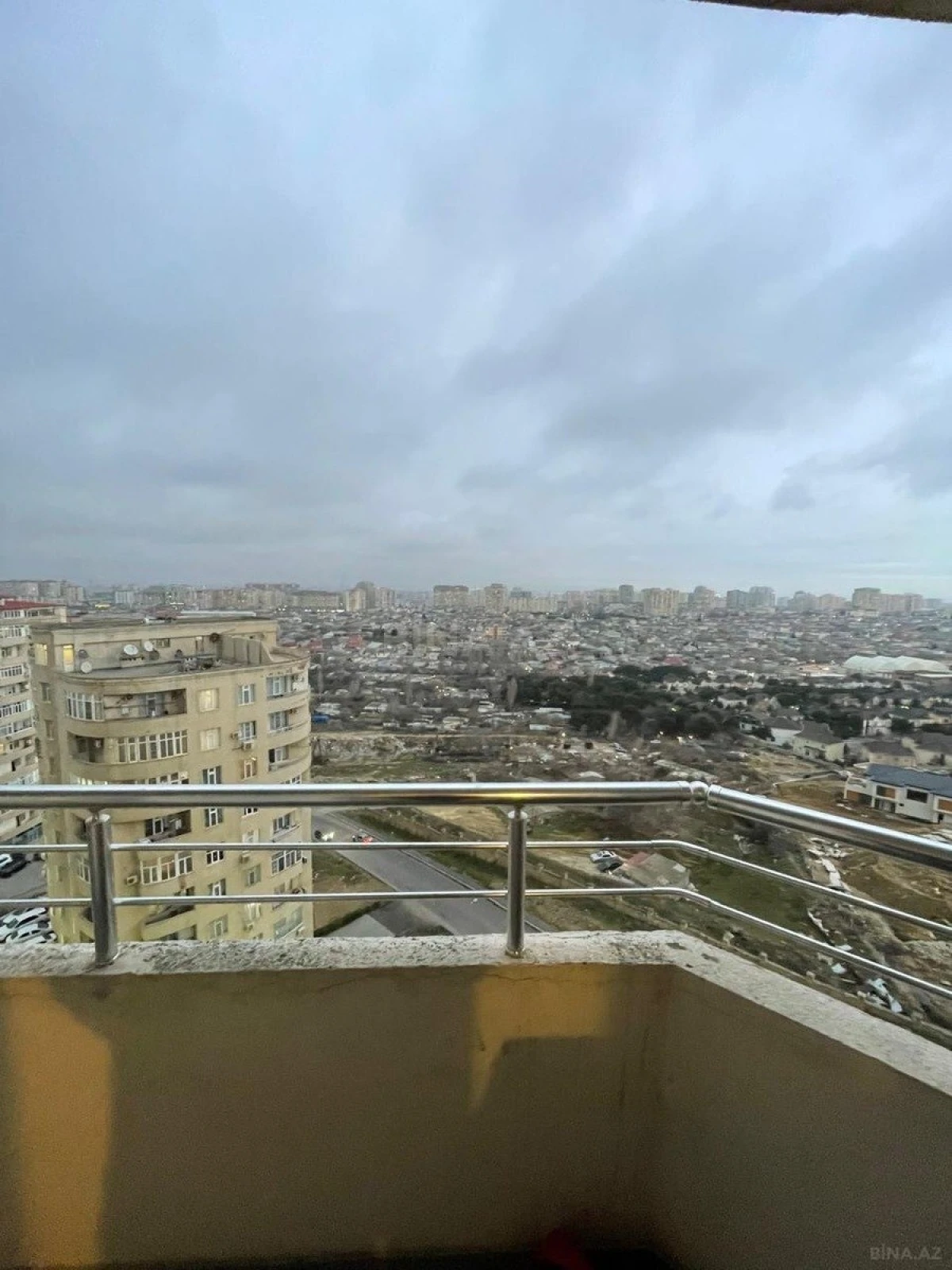 Satılır 2 otaqlı mənzil 63 m²