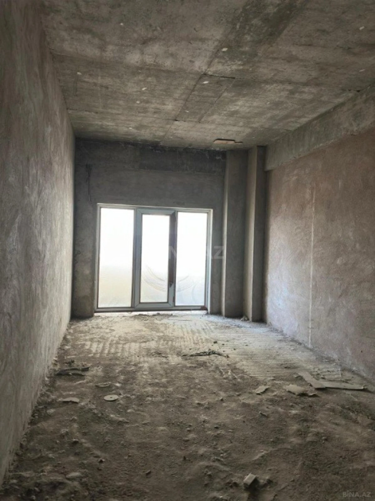 Satılır 4 otaqlı mənzil 300 m²
