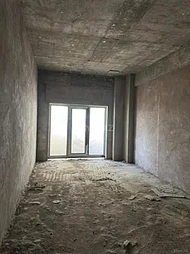 Satılır 4 otaqlı mənzil 300 m²