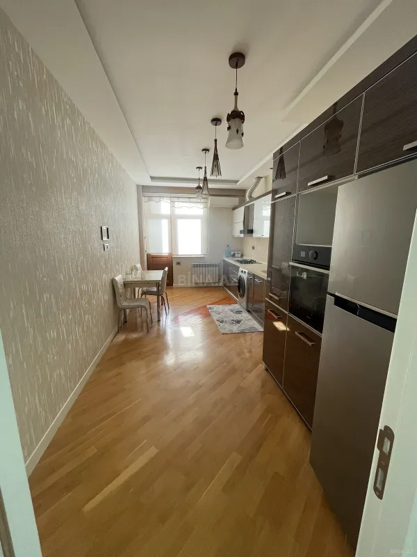 Kirayə verilir 2 otaqlı mənzil 120 m²