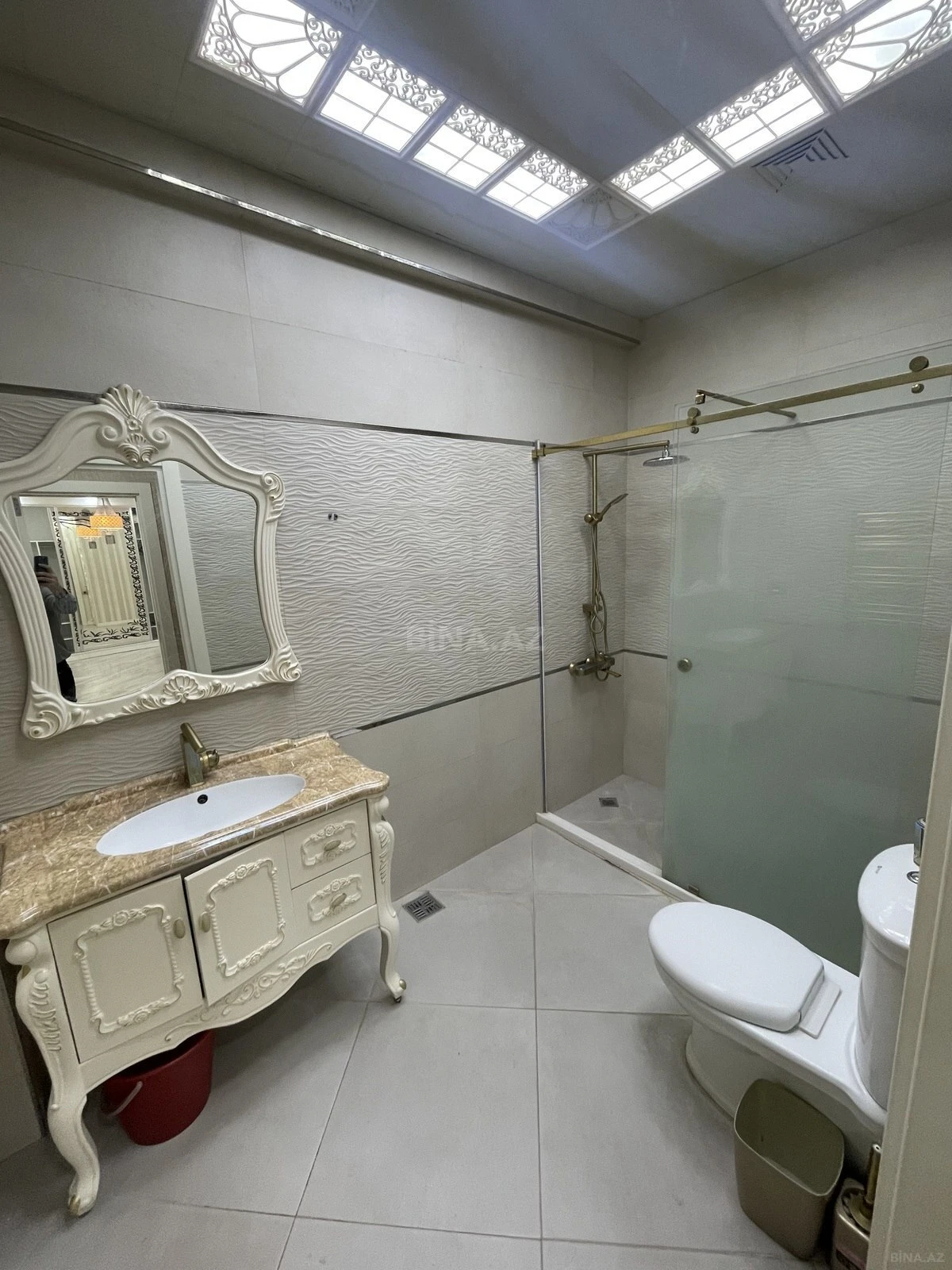 Kirayə verilir 2 otaqlı mənzil 120 m²