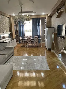 Kirayə verilir 2 otaqlı mənzil 120 m²