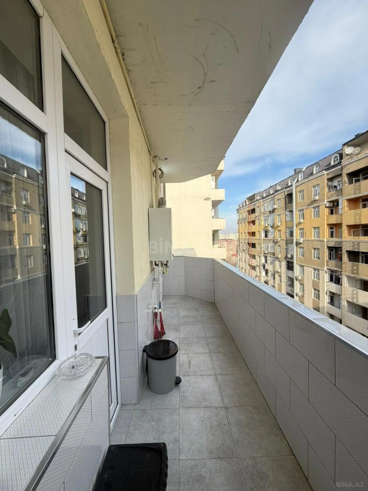 Satılır 2 otaqlı mənzil 91 m²