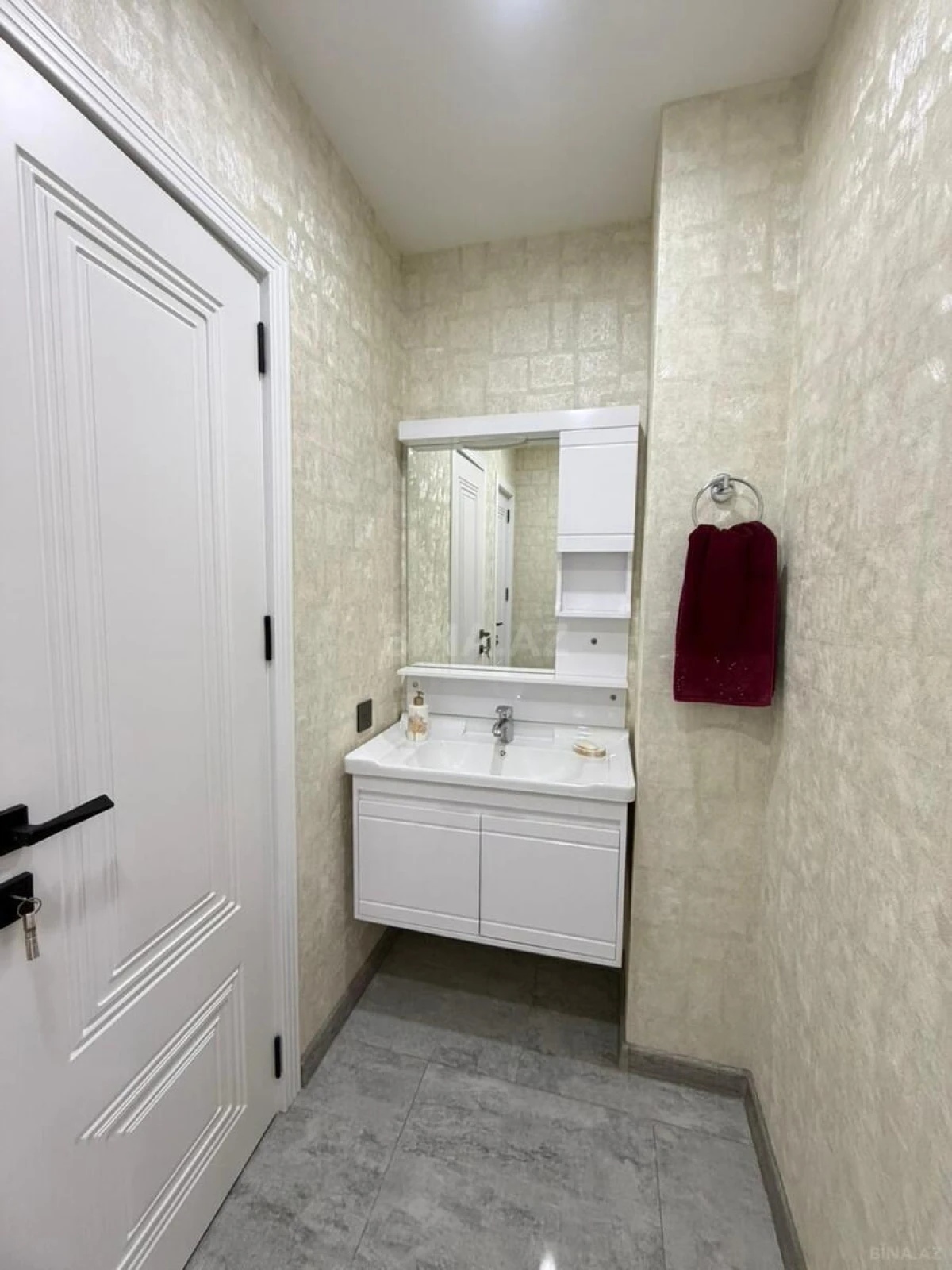 Satılır 2 otaqlı mənzil 91 m²